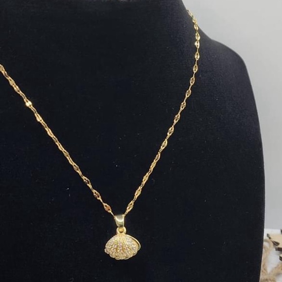 Gold necklace with chain Perl - Picture 1 of 1